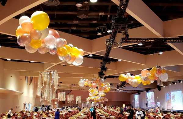 Do you need some organic balloon swags in your events colors or theme? Let us custom design & build organic balloons swags to wow all your guests.