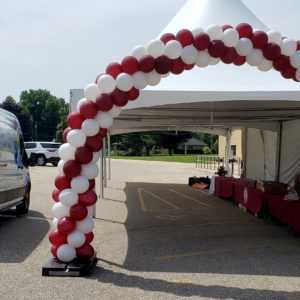 Do you need a Lg drive thru arch for your grad or other special event? Let us make one of these arches in your school colors or events theme colors.