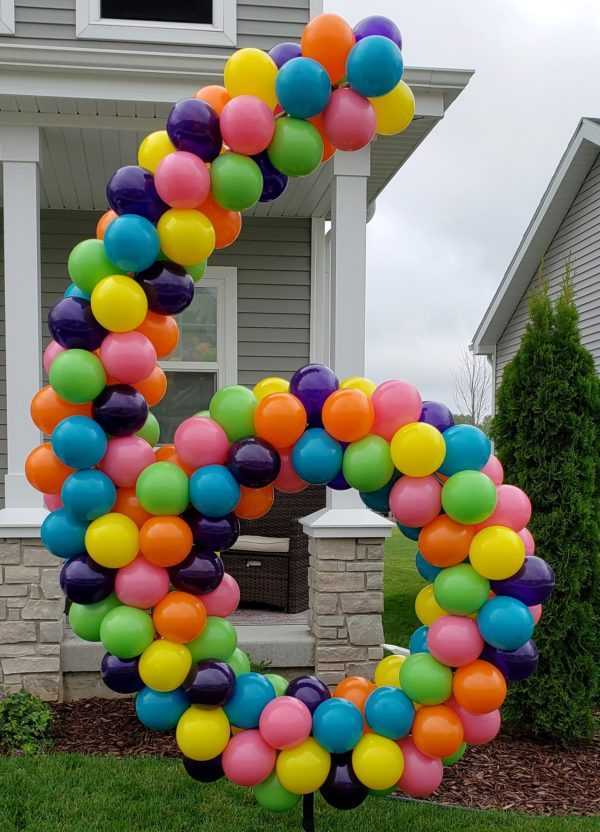 Do you need a Large Balloon Number Display to help celebrate someone's special Birthday? Let us create one of these giant 8 foot plus tall numbers to put on display at your Birthday event.