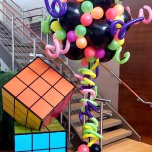 Do you need a very special pc of balloon decor for your event? Let us Wow your guests with a custom topiary column done in your favorite colors.