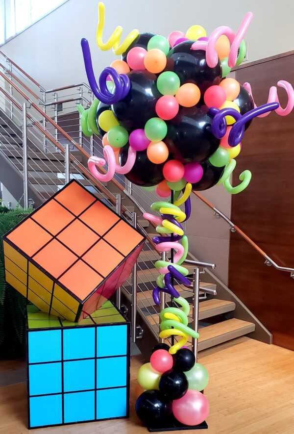 Do you need a very special pc of balloon decor for your event? Let us Wow your guests with a custom topiary column done in your favorite colors.